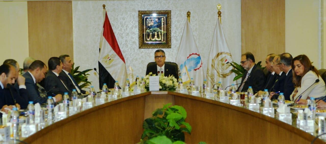 وزير التموين يعقد اجتماعًا مع شركات زيوت الطعام