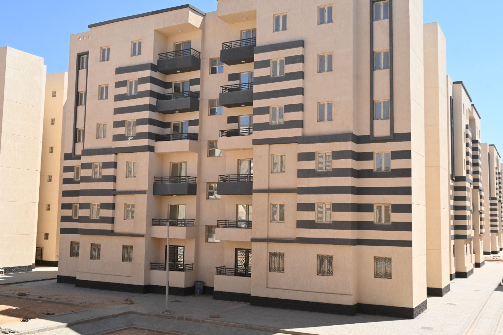 تنفيذ 6994 وحدة سكنية بمدينة العاشر من رمضان
