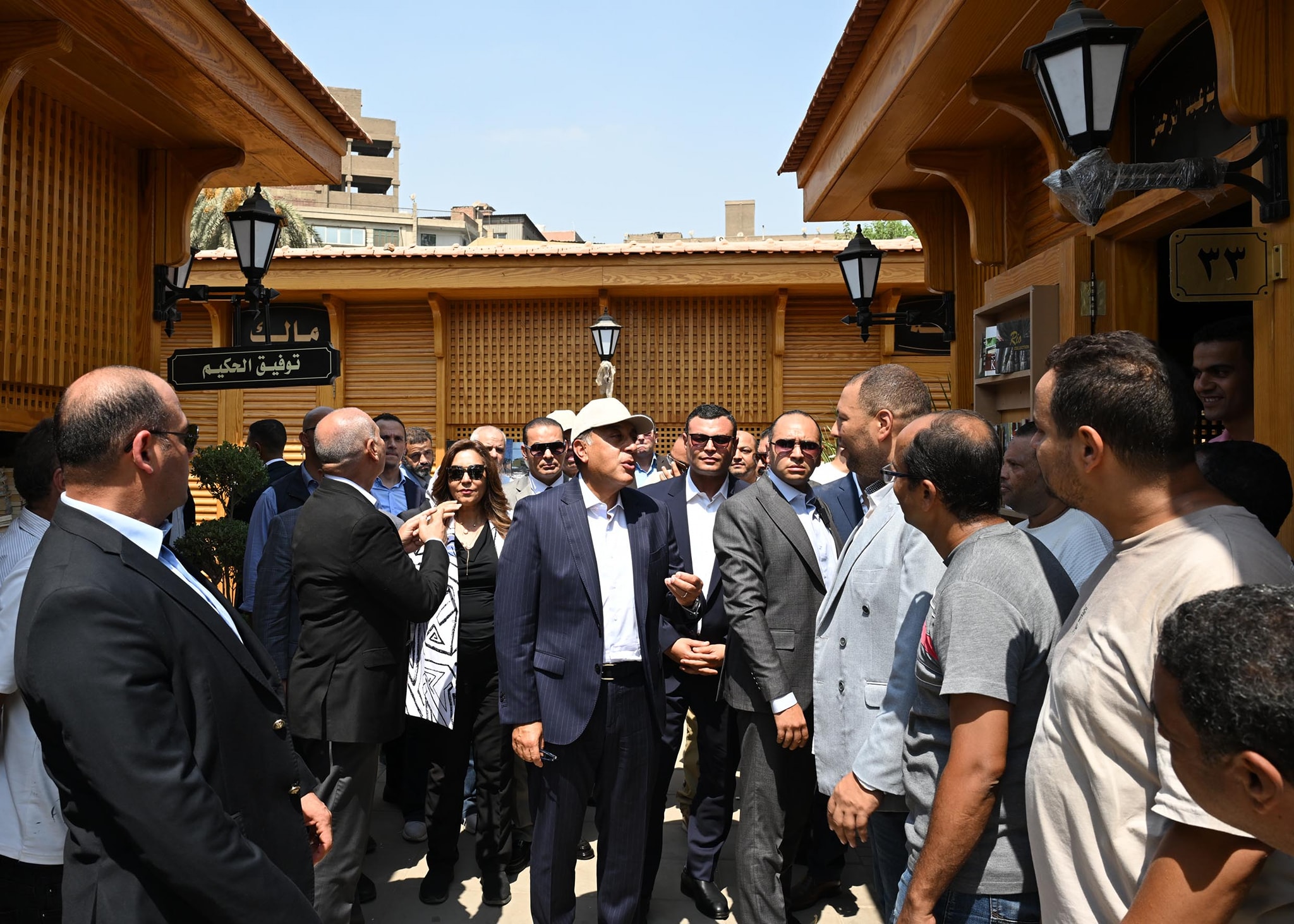 رئيس الوزراء يتفقد مشروع إحياء حديقة الأزبكية التراثية
