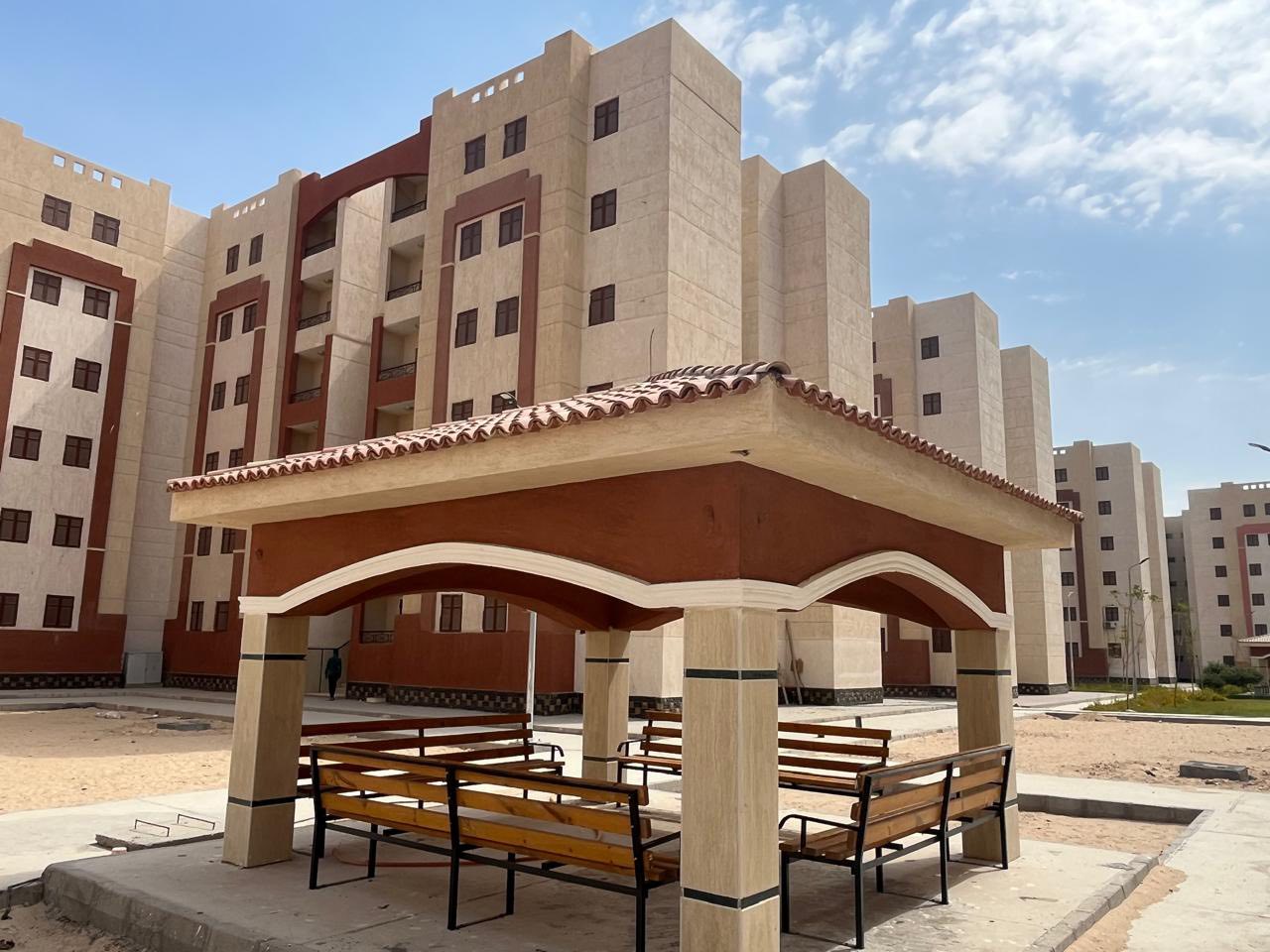 وزير الإسكان يتابع موقف وحدات سكن لكل المصريين وديارنا