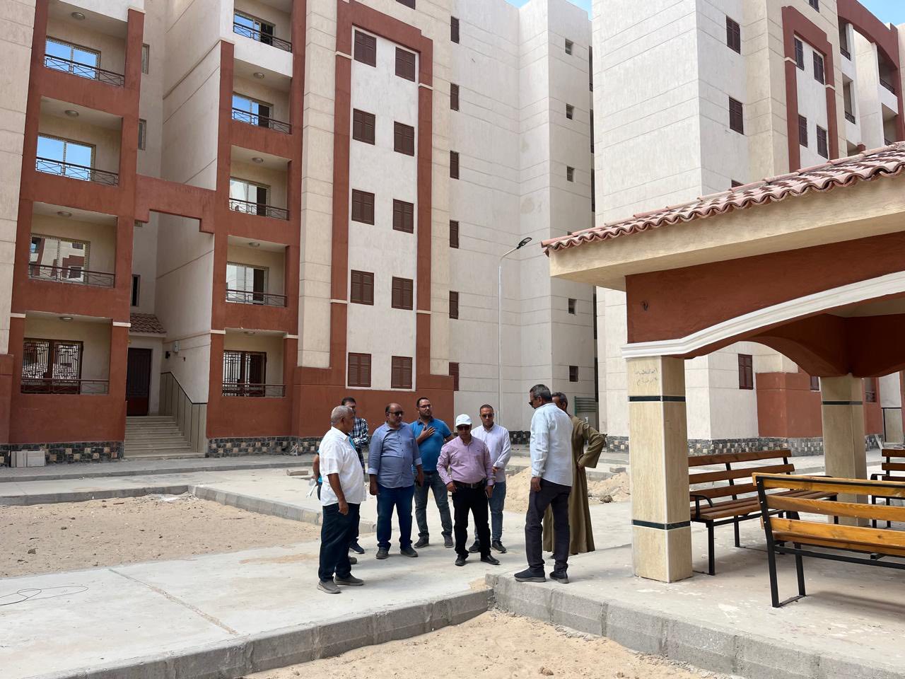 وزير الإسكان يتابع موقف وحدات سكن لكل المصريين وديارنا