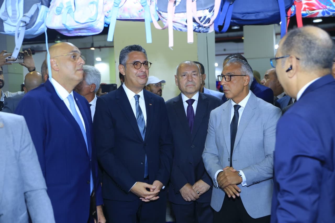 وزير التموين يفتتح معرض أهلاً مدارس بمحافظة القاهر