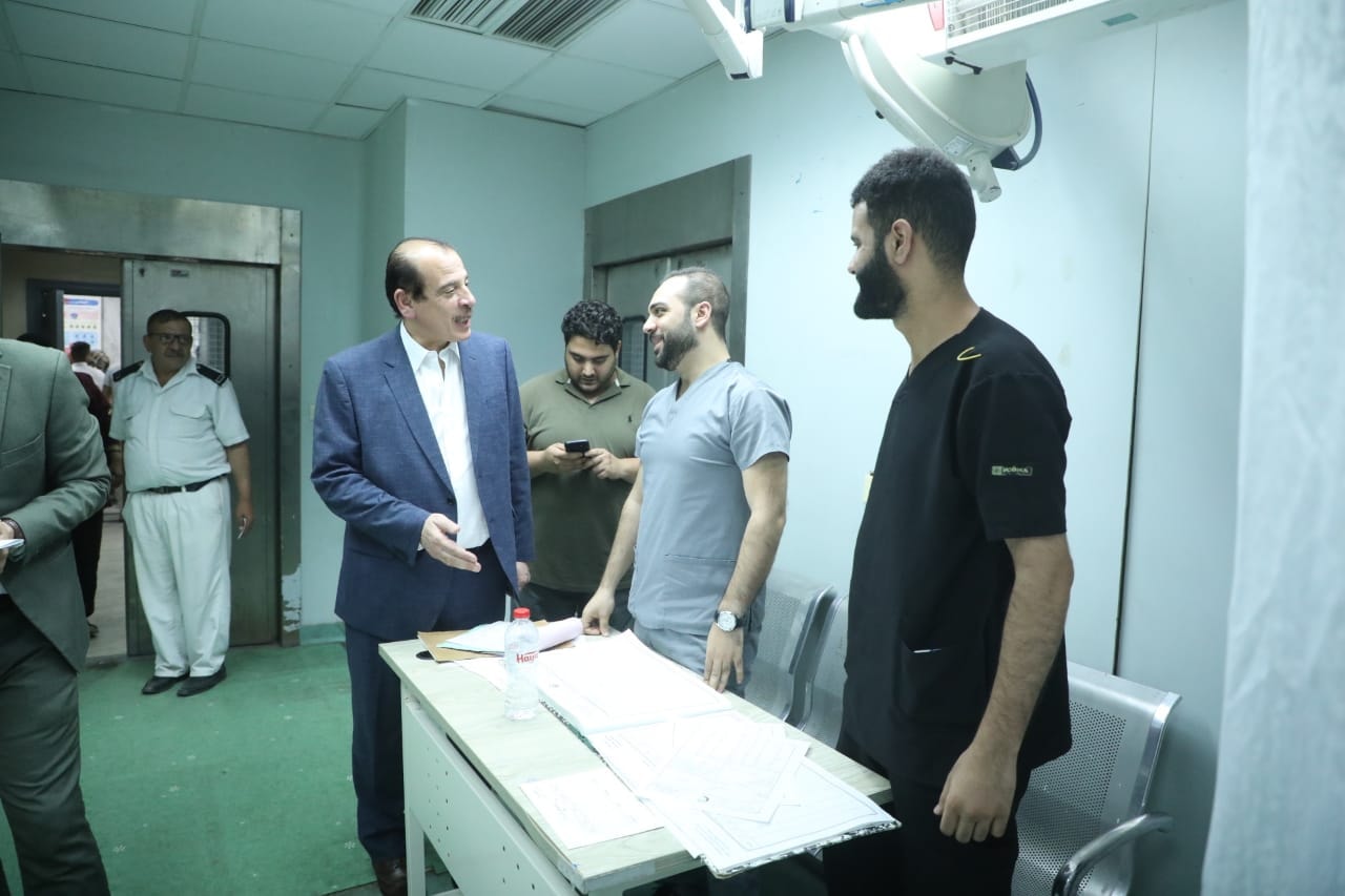 نائب وزير الصحة يجري جولة ميدانية مفاجئة بالقاهرة