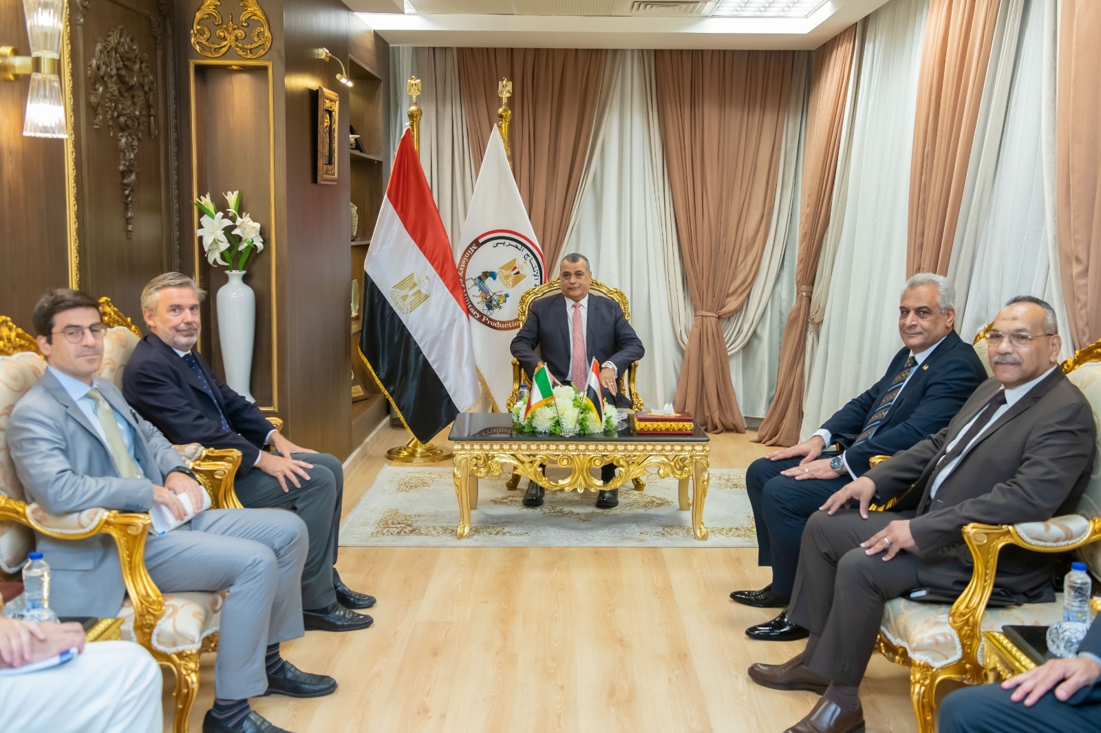 وزير الدولة للإنتاج الحربي يستقبل السفير الإيطالي