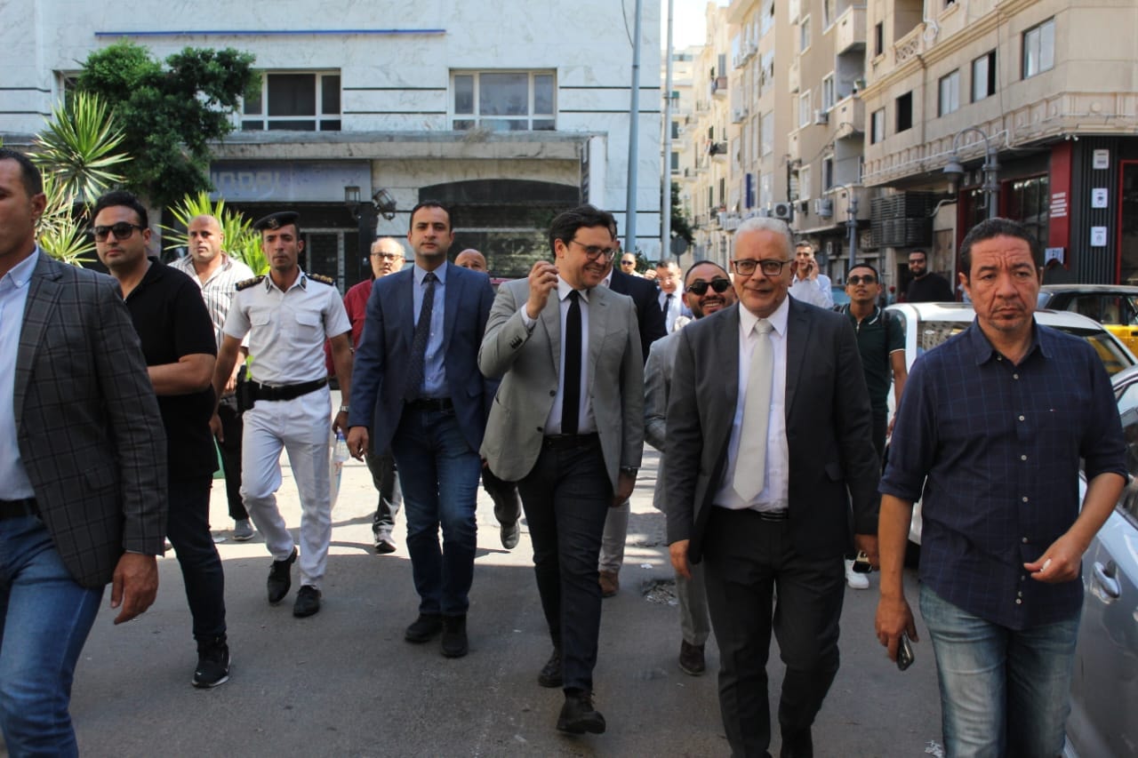 وزير الثقافة يتفقد مبنى فيني التراثي بالإسكندرية