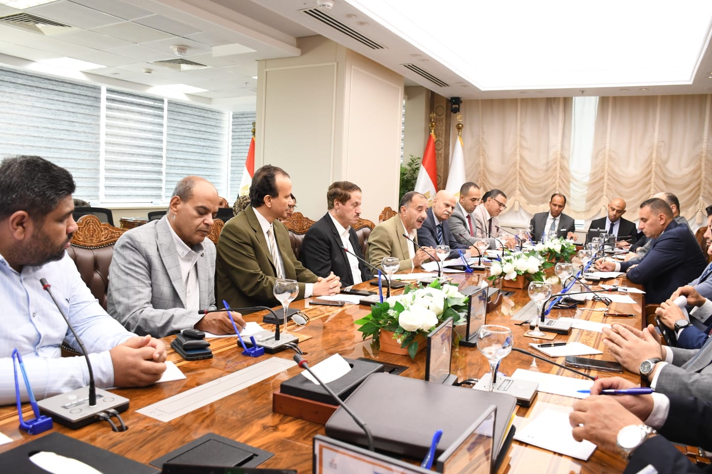 اجتماع وزير الشباب والرياضة مع مسئولي الأندية الرياضية