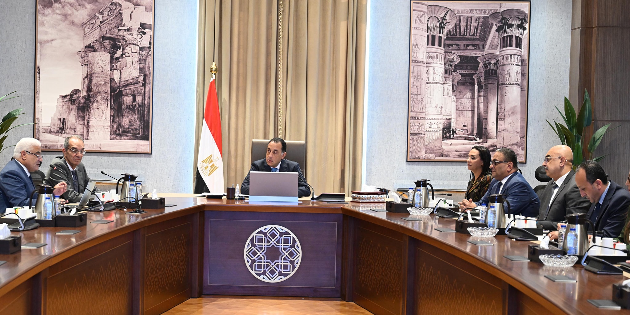 مدبولي يتابع تفعيل الربط الإلكتروني بين هيئة التأمين والمرور