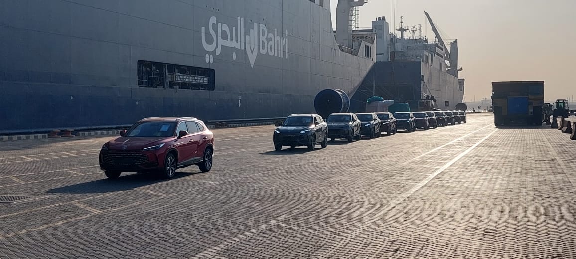 موانئ المنطقة الاقتصادية تستقبل سفن بضائع