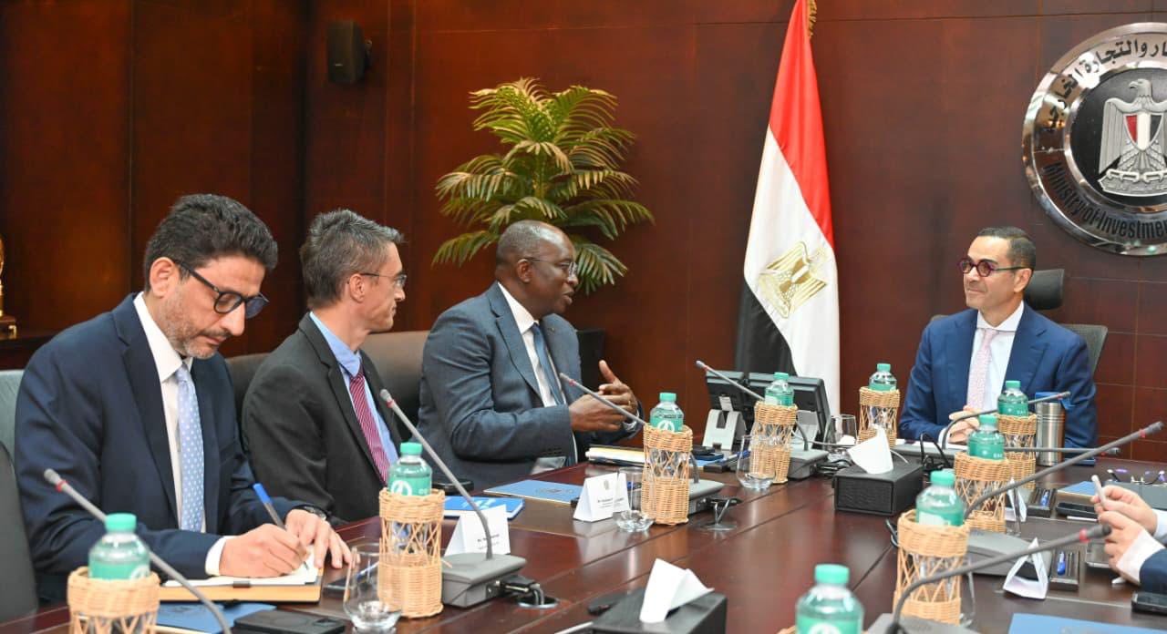 الخطيب مع وفد مجموعة البنك الدولي ومؤسسة التمويل الدولية