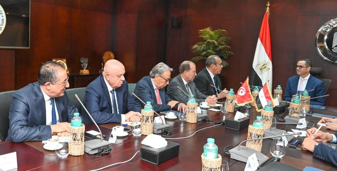 وزير الاستثمار مع رئيس الاتحاد التونسي للصناعة والتجارة