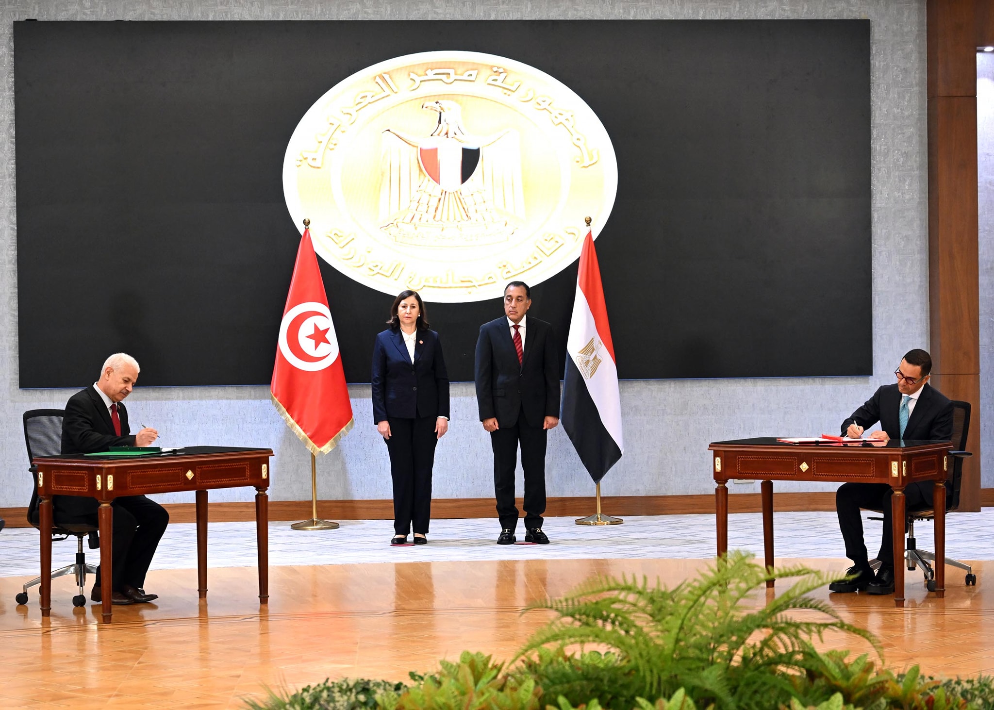 رئيسا وزراء مصر وتونس يشهدان توقيع 8 وثائق