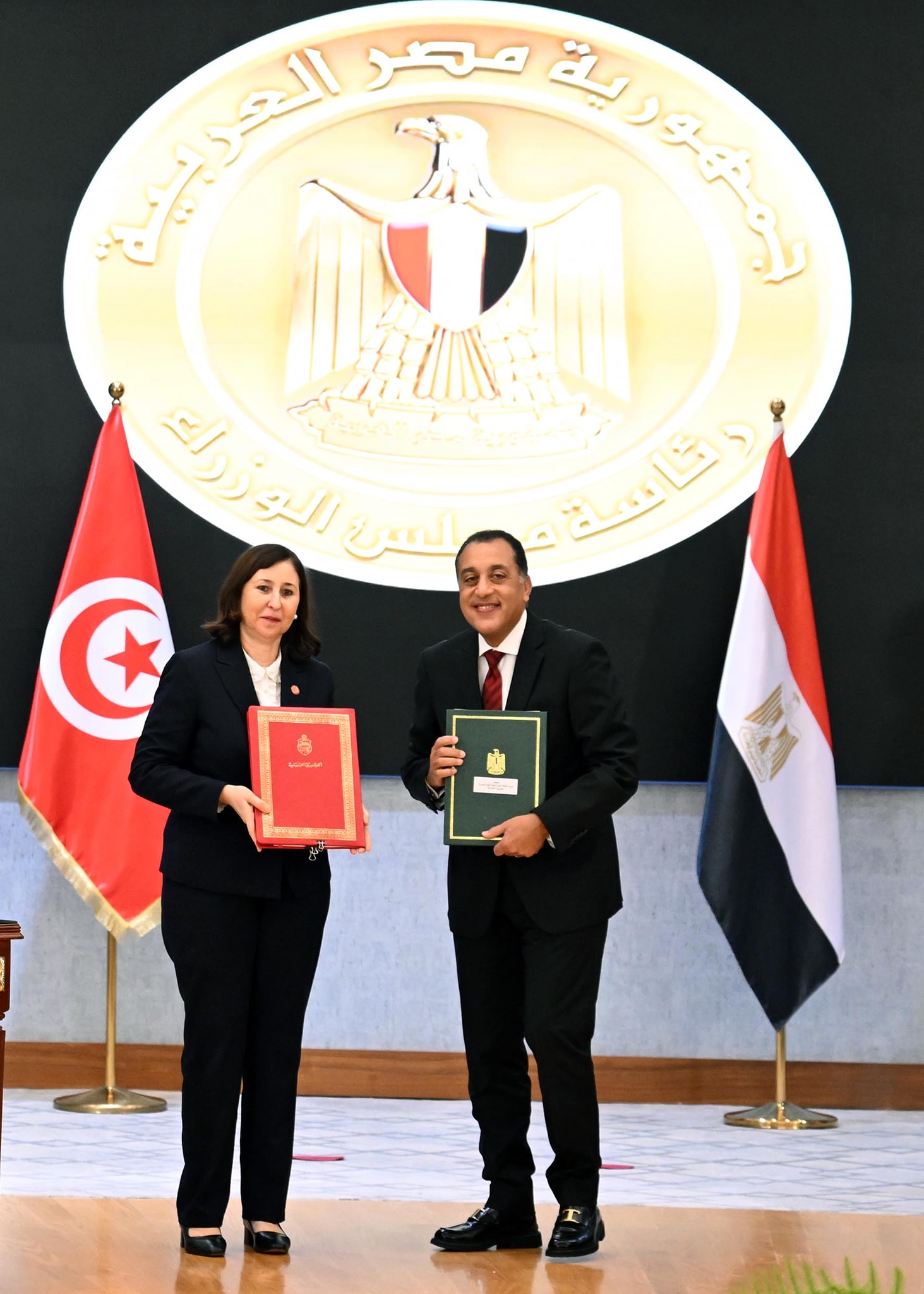 رئيسا وزراء مصر وتونس يشهدان توقيع 8 وثائق