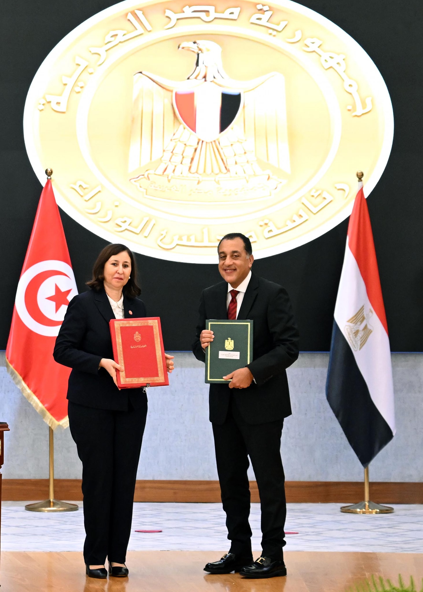رئيسا وزراء مصر وتونس يشهدان توقيع 8 وثائق