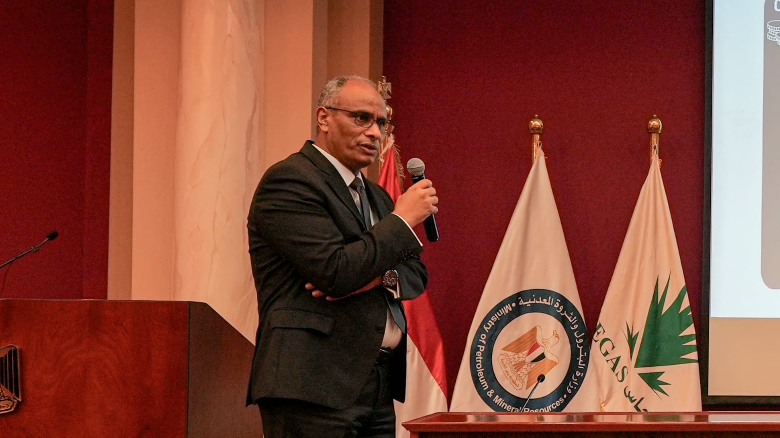 اجتماع وزير البترول مع عدد من رؤساء الشركات العالمية