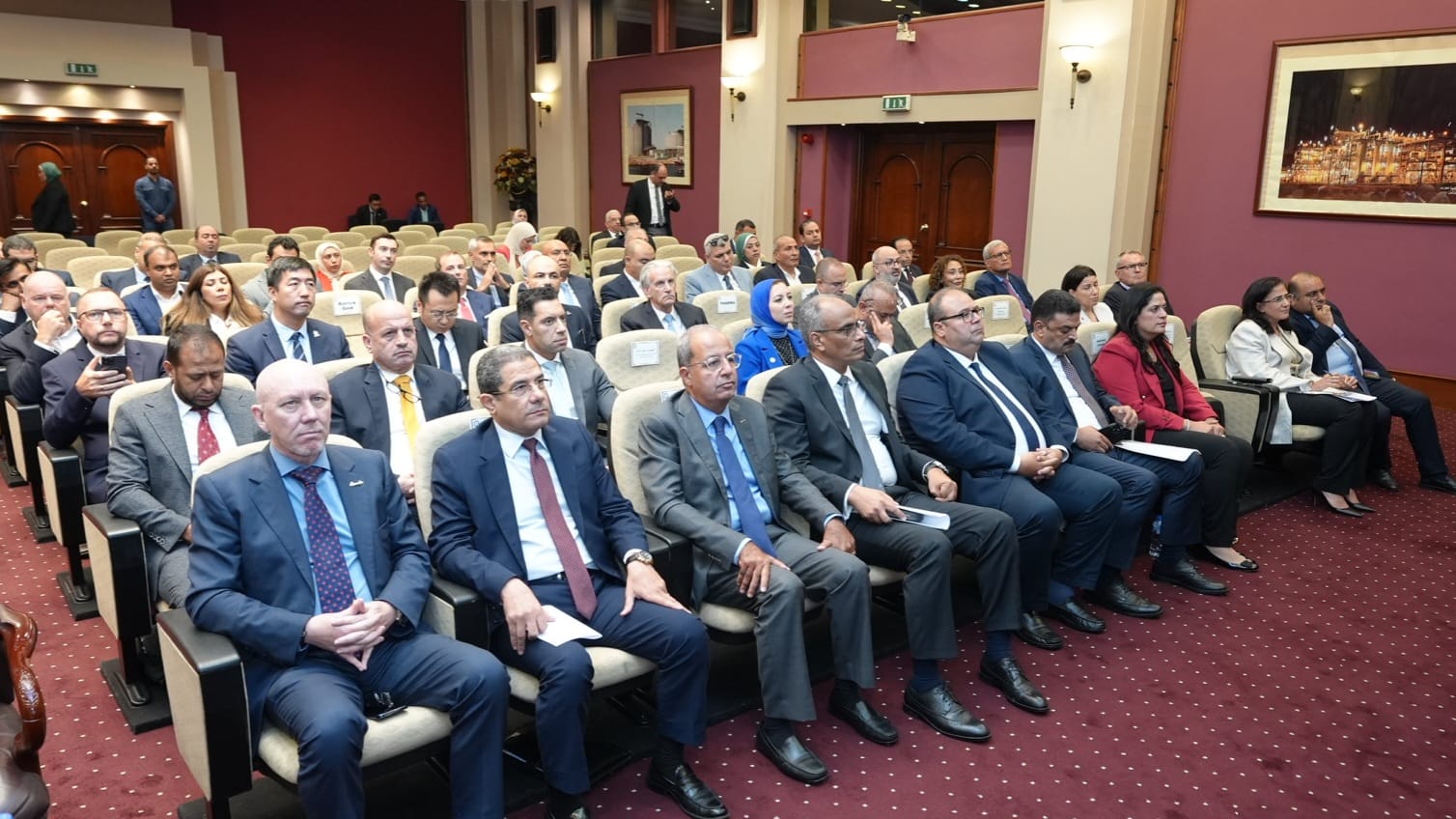 اجتماع وزير البترول مع عدد من رؤساء الشركات العالمية