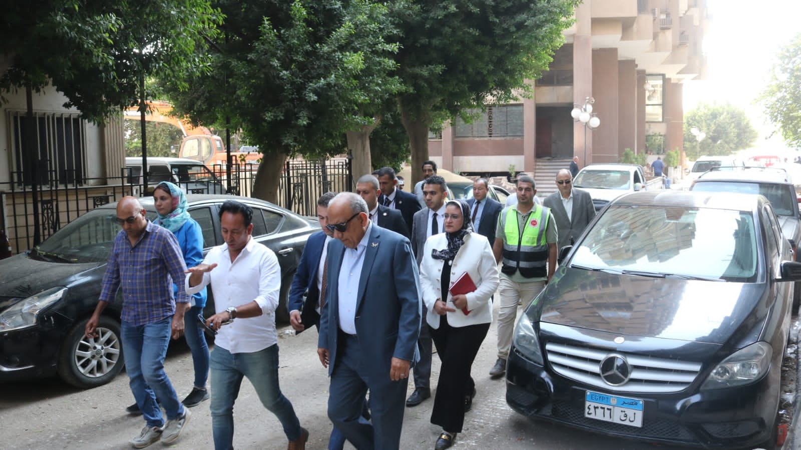وزير الكهرباء يتابع سير العمل في محطة محولات جزيرة الدهب