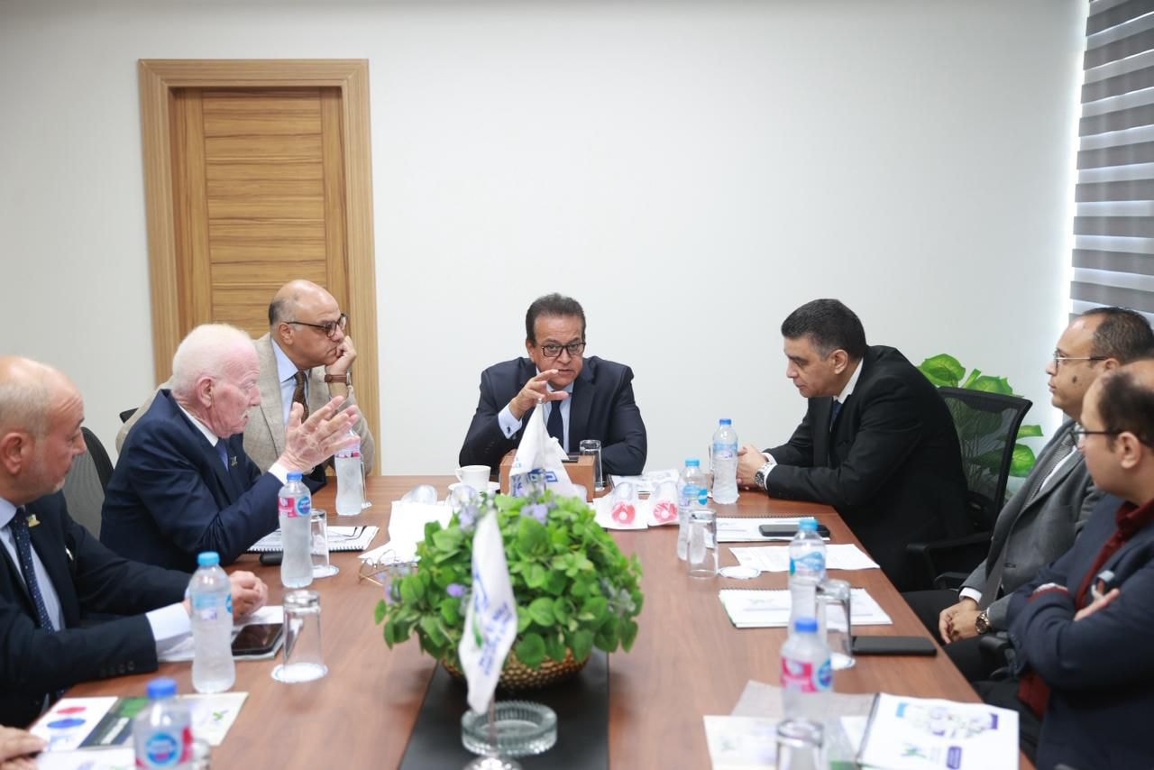 وزير الصحة يشهد التشغيل التجريبي لمصنع إنتاج فلاتر الغسيل الكلوي بالقليوبية