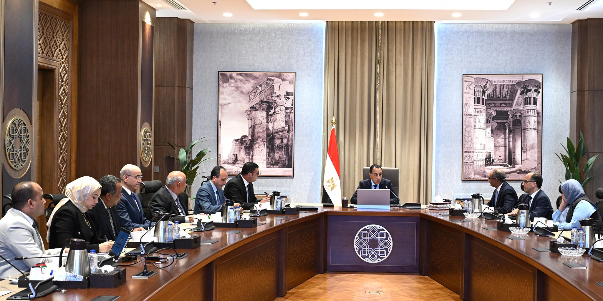 مدبولي يتابع الخطة التنفيذية للتوسع فى إقامة محطات تحلية مياه البحر