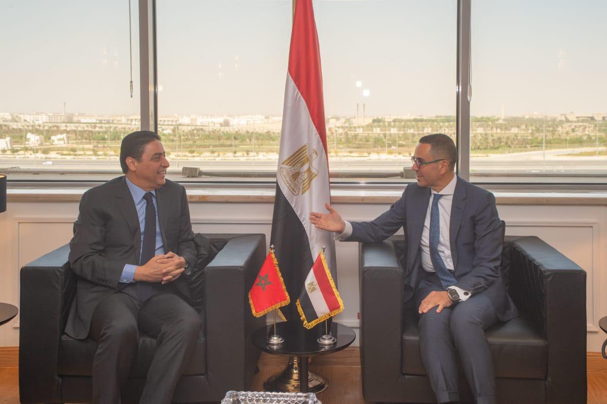 وزير الاستثمار يستقبل وزير التجارة الخارجية بالمغرب