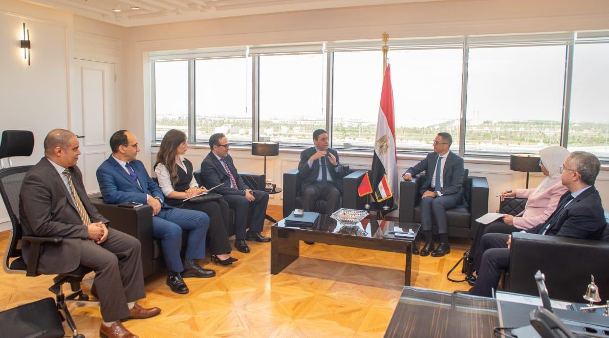 وزير الاستثمار يستقبل وزير التجارة الخارجية بالمغرب