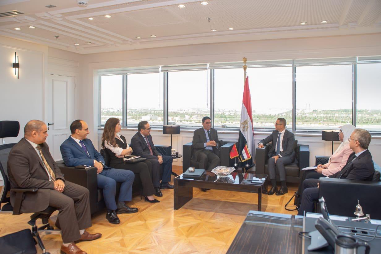 وزير الاستثمار يستقبل وزير التجارة الخارجية بالمغرب