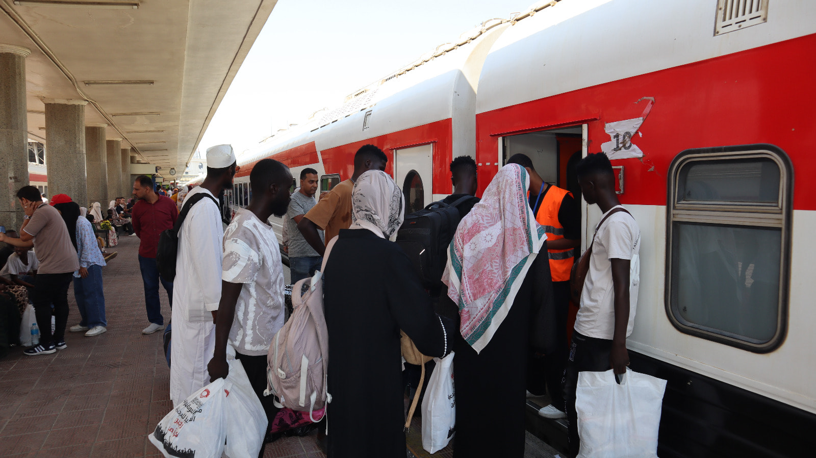 قطارات العودة الطوعية للسودانيين إلى وطنهم