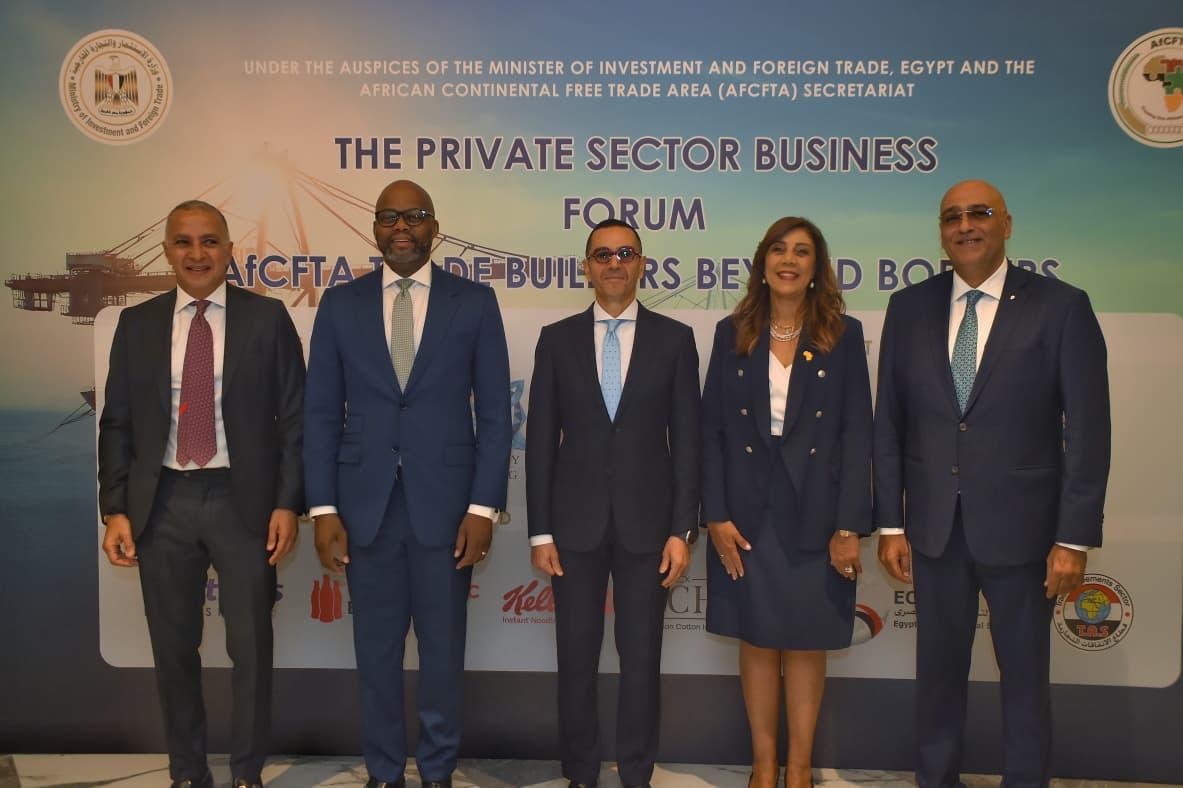 وزير الاستثمار يفتتح معرض المشروعات الصغيرة والمتوسطة
