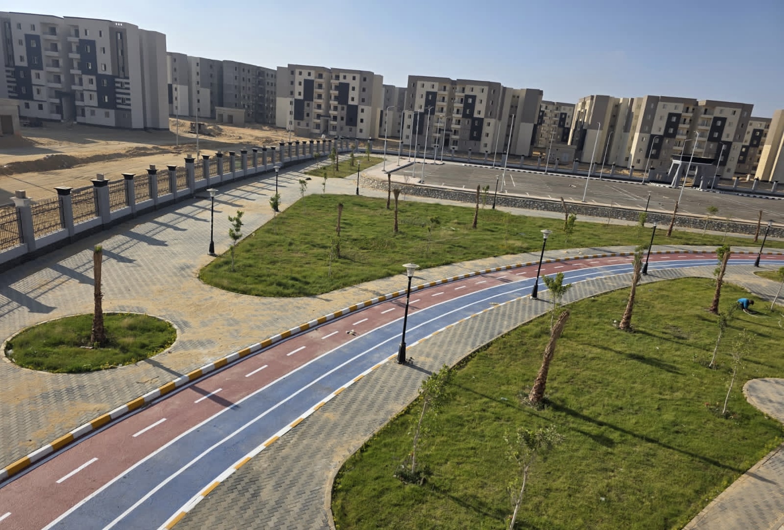 الشربيني يتابع الموقف التنفيذى لمشروعات سكن لكل المصريين والنادي الاجتماعي بأكتوبر الجديدة