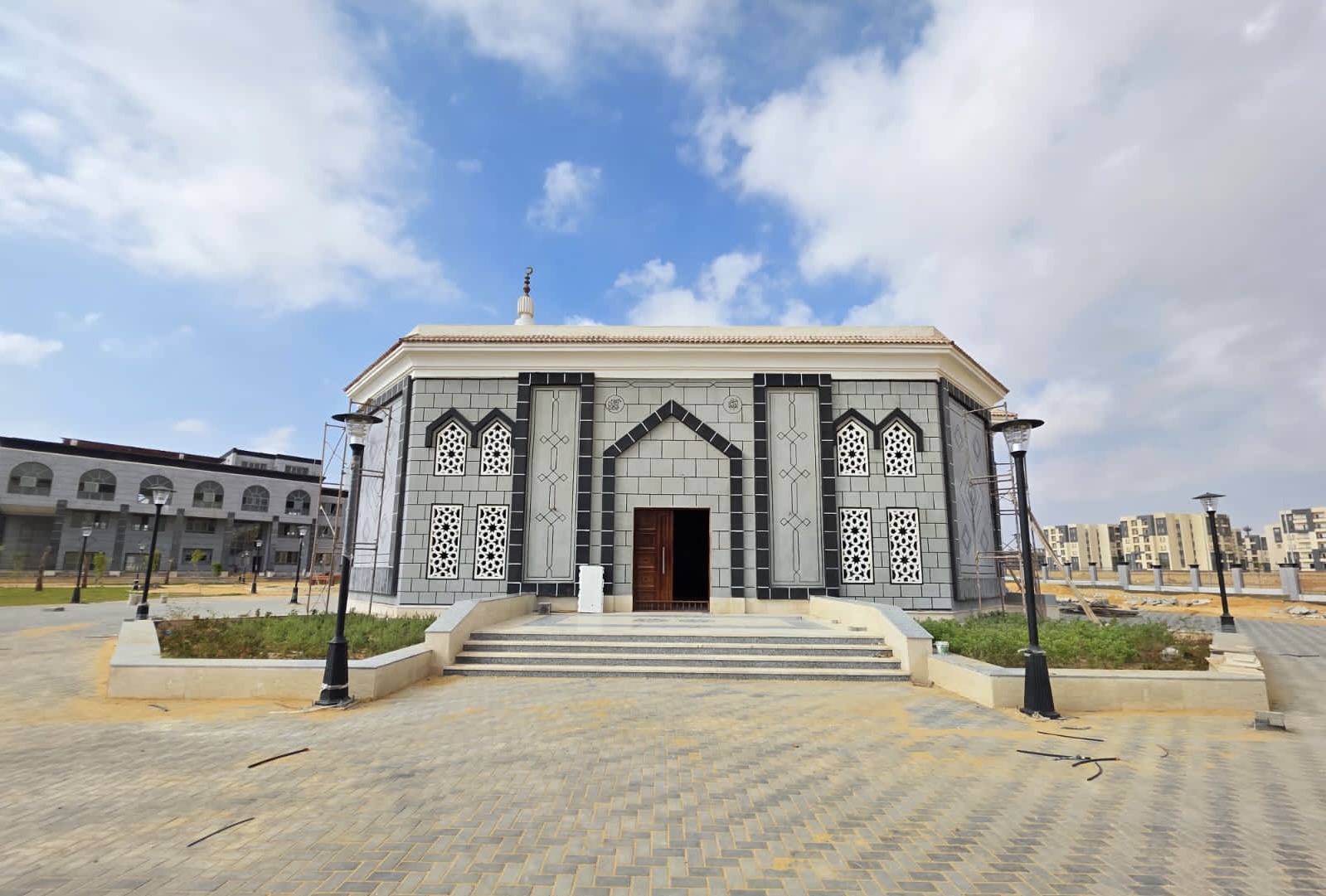 الشربيني يتابع الموقف التنفيذى لمشروعات سكن لكل المصريين والنادي الاجتماعي بأكتوبر الجديدة