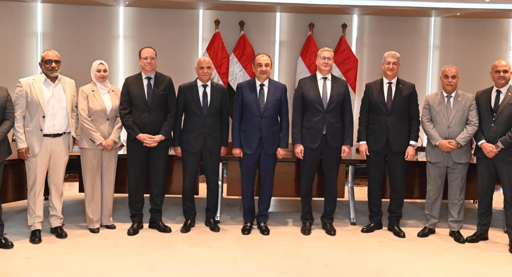 وزيرا قطاع الأعمال والبترول يشهدان توقيع عقد بين إيجوث وبتروجت