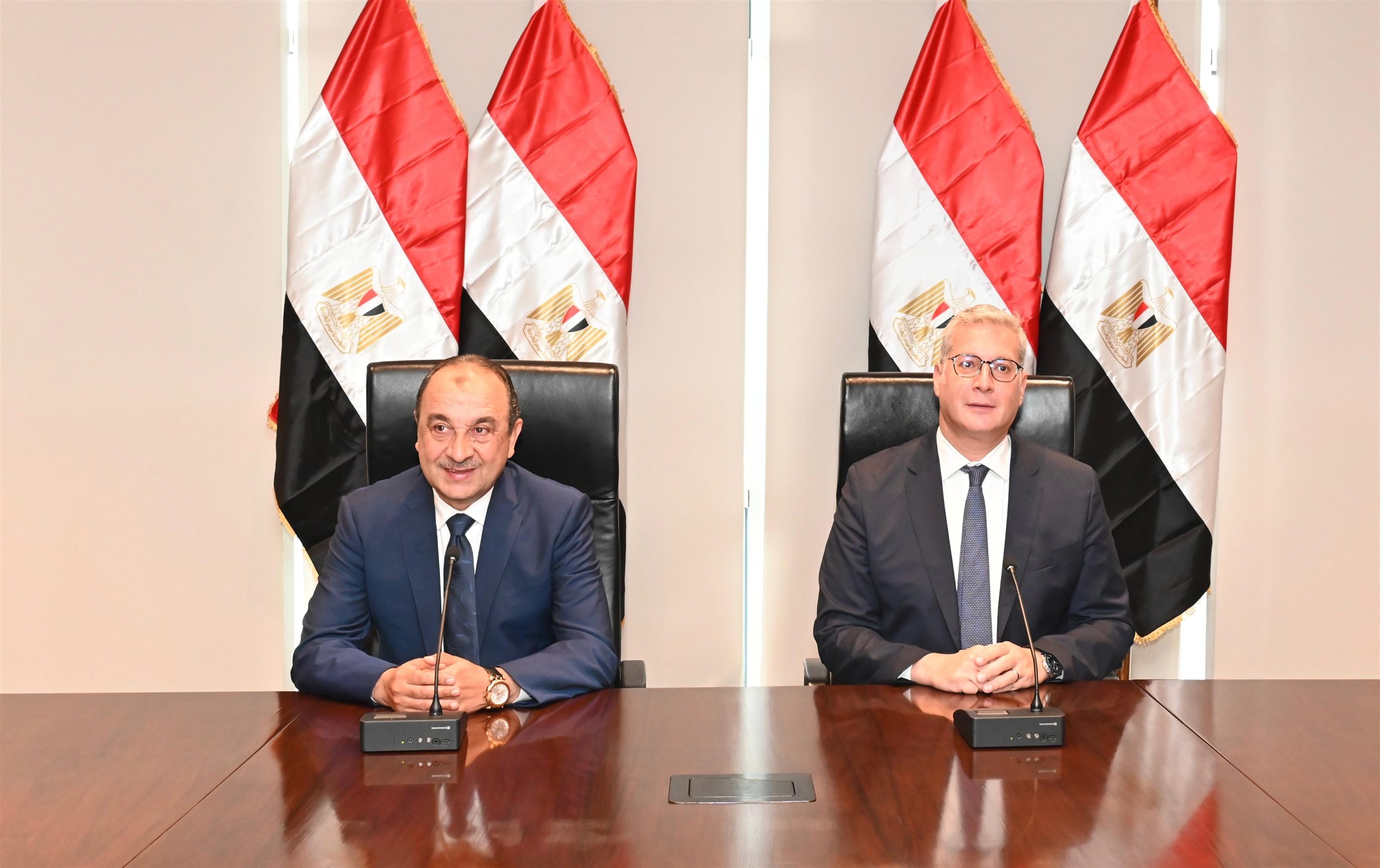 وزيرا قطاع الأعمال والبترول يشهدان توقيع عقد بين إيجوث وبتروجت