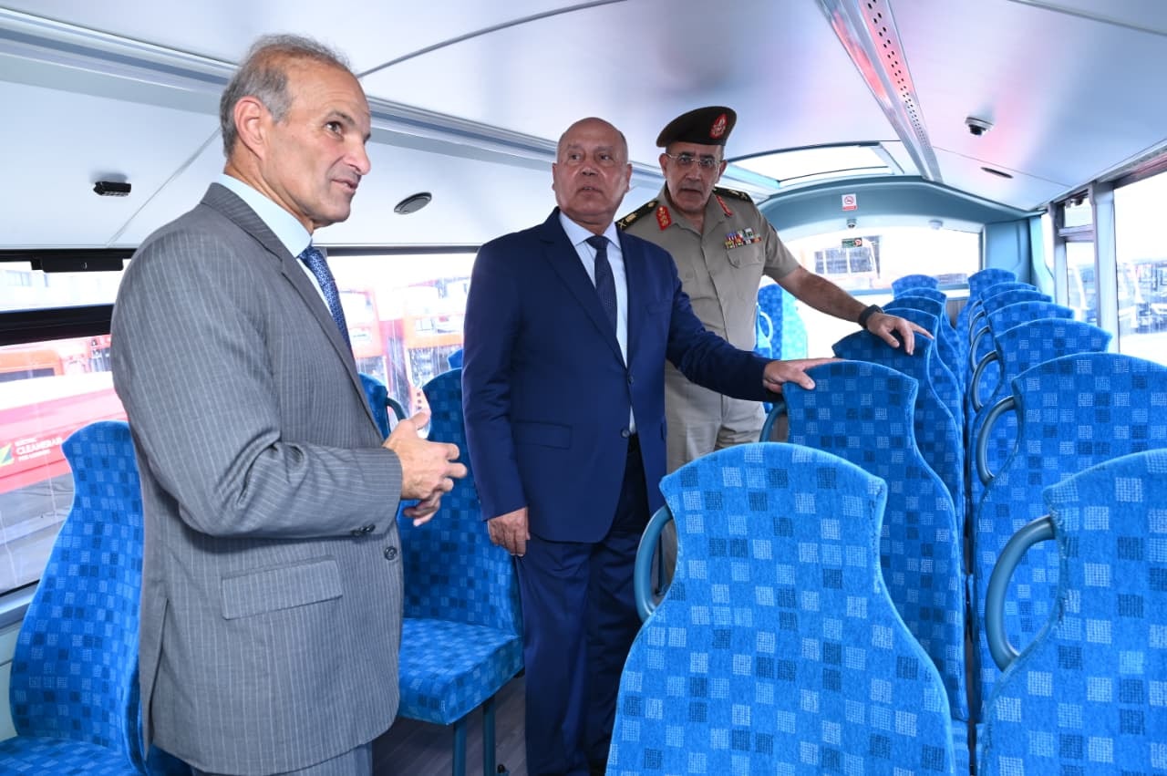 الوزير يفتتح خط إنتاج جديد لشركة MCV لتصنيع وتصدير الأتوبيسات الكهربائية
