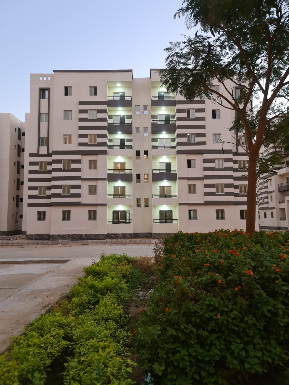 وزير الإسكان يتابع موقف تنفيذ وحدات سكن لكل المصريين في 3 مدن