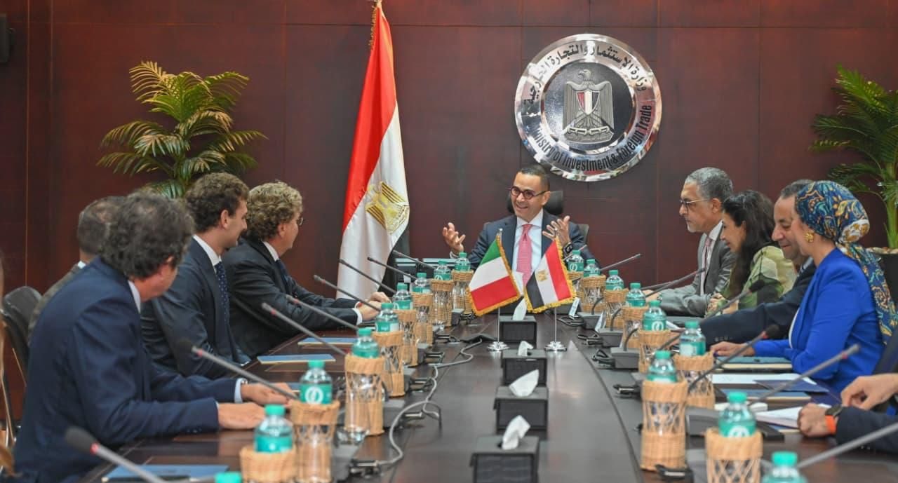 وزير الاستثمار يلتقى السفير الإيطالي بالقاهرة