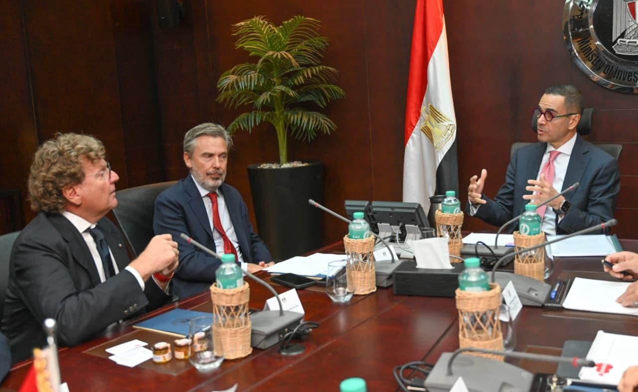 وزير الاستثمار يلتقى السفير الإيطالي بالقاهرة