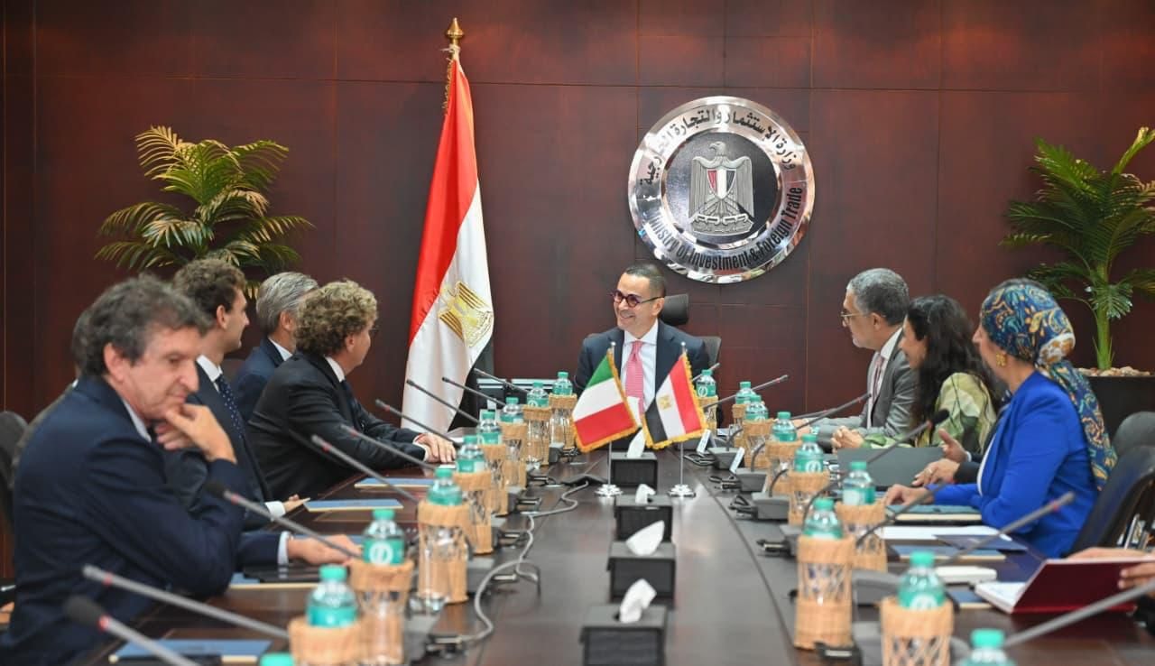 وزير الاستثمار يلتقى السفير الإيطالي بالقاهرة
