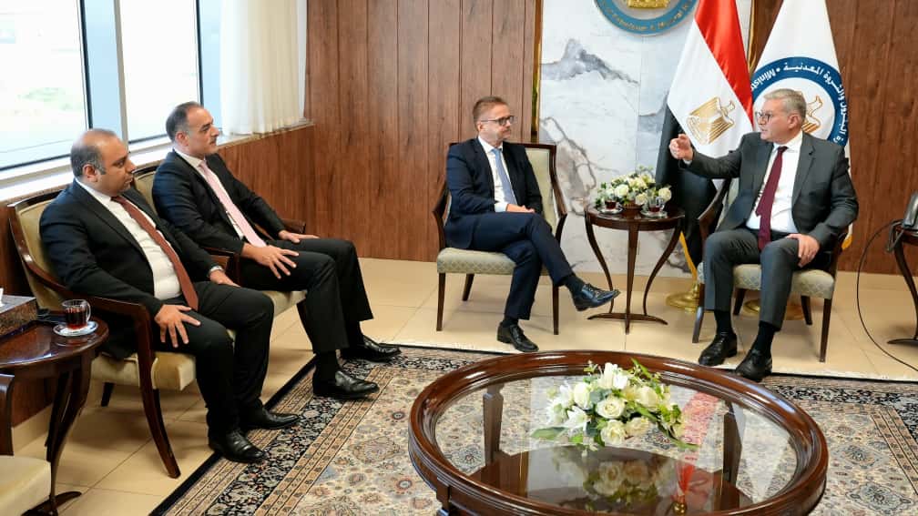 وزير البترول يلتقي مدير عام شركة توتال إنرجيز الفرنسية