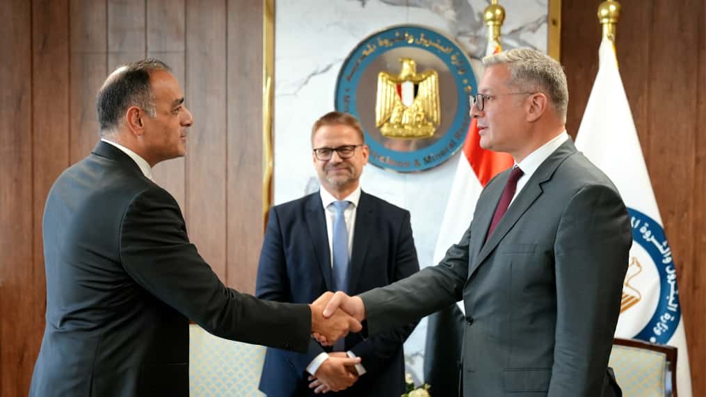وزير البترول يلتقي مدير عام شركة توتال إنرجيز الفرنسية