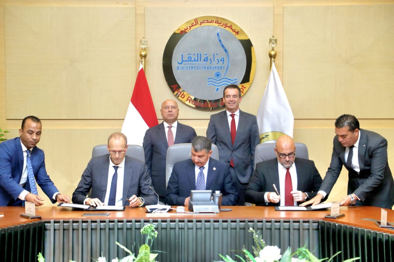 توقيع 3 عقود بين الهيئة القومية للانفاق وشركة كاف الاسبانية