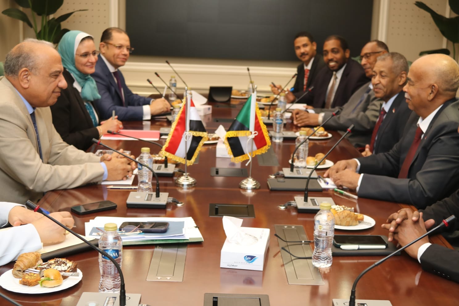 وزير الكهرباء يستقبل وزير النفط والطاقة السوداني