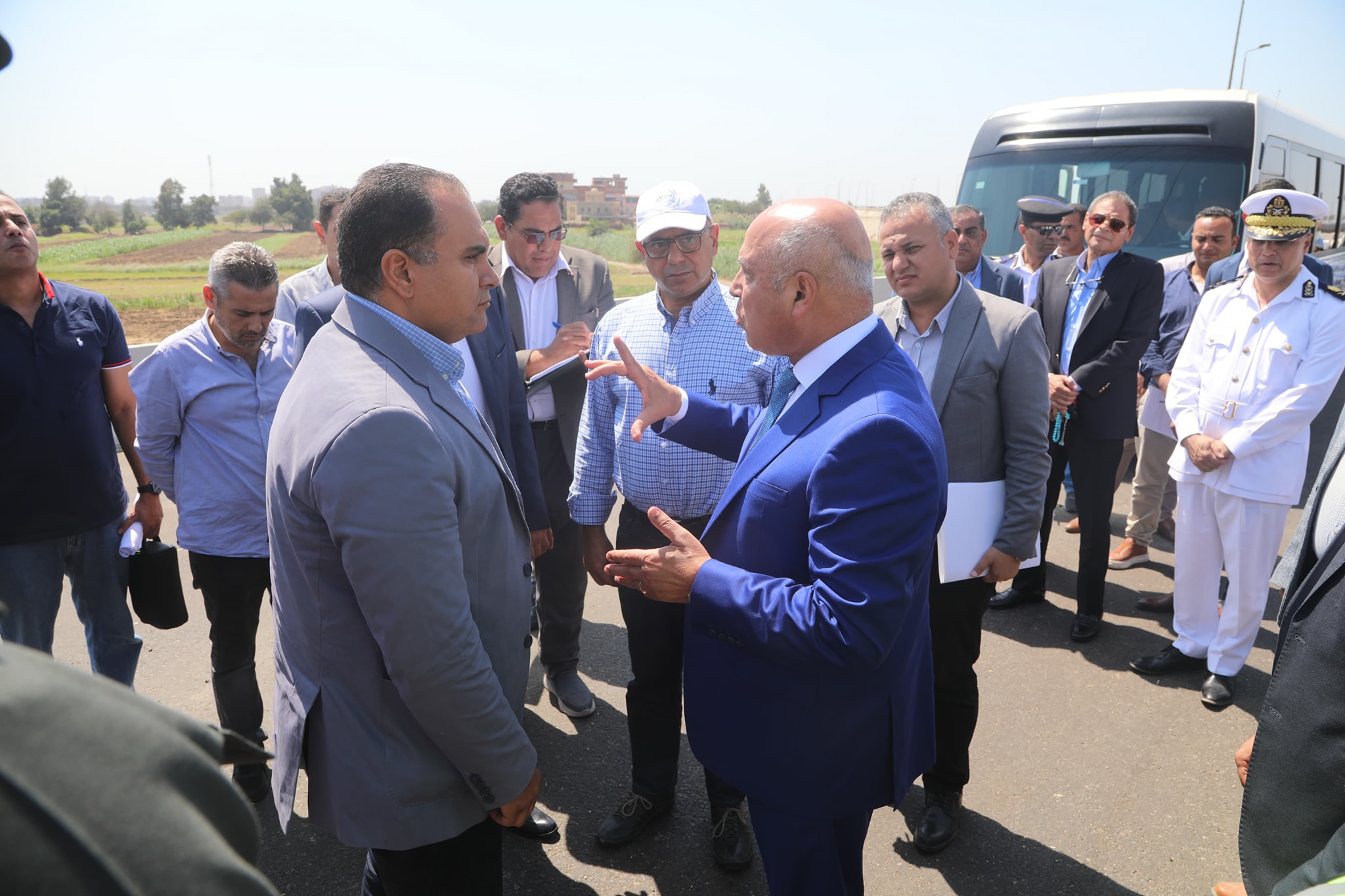 وزير الصناعة يتفقد تطوير وصيانة الطريق الدائري الإقليمي