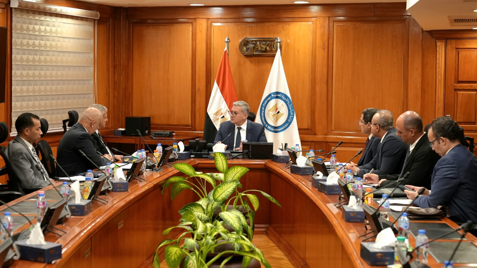 وزير البترول يلتقي مع رئيس شركة تاج أويل الكندية 