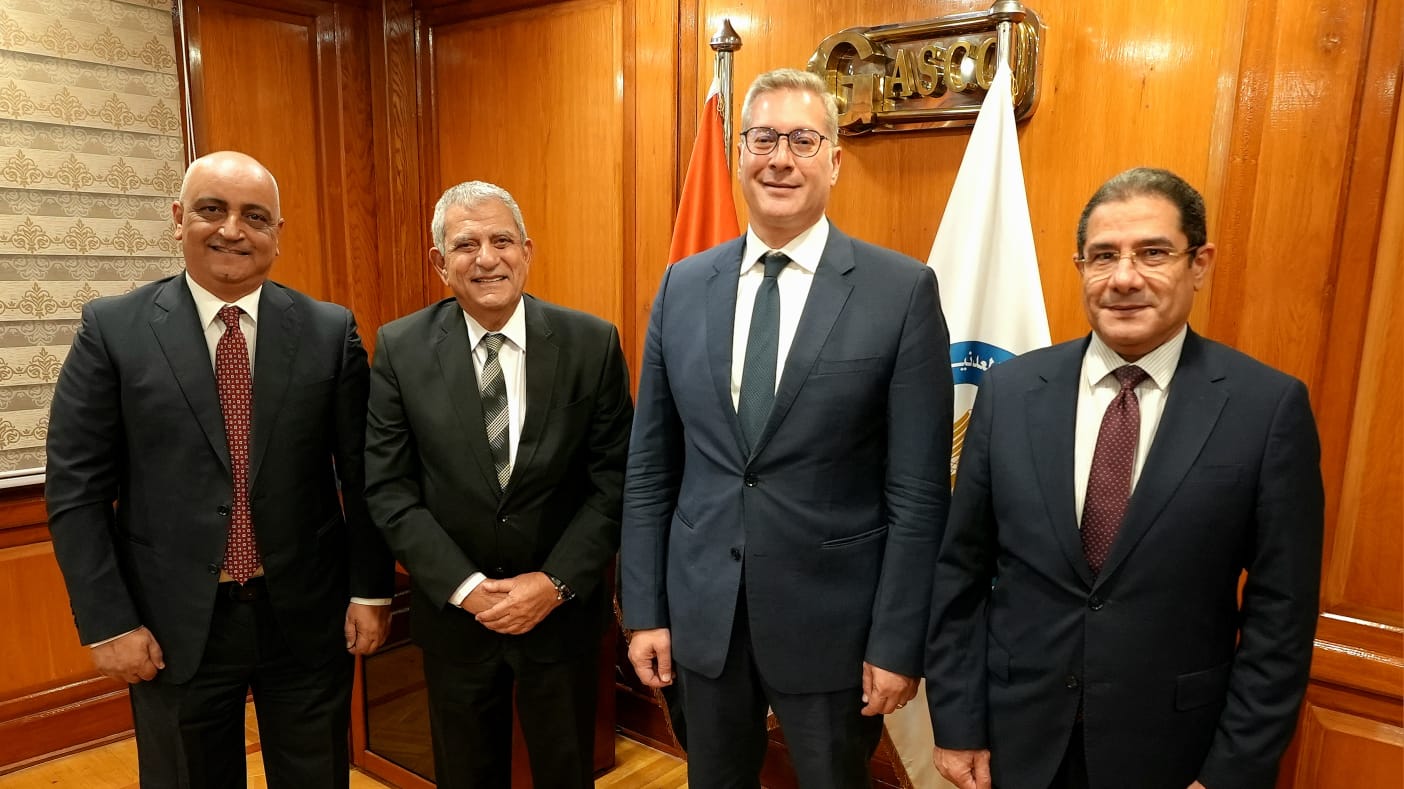 وزير البترول يلتقي مع رئيس شركة تاج أويل الكندية 