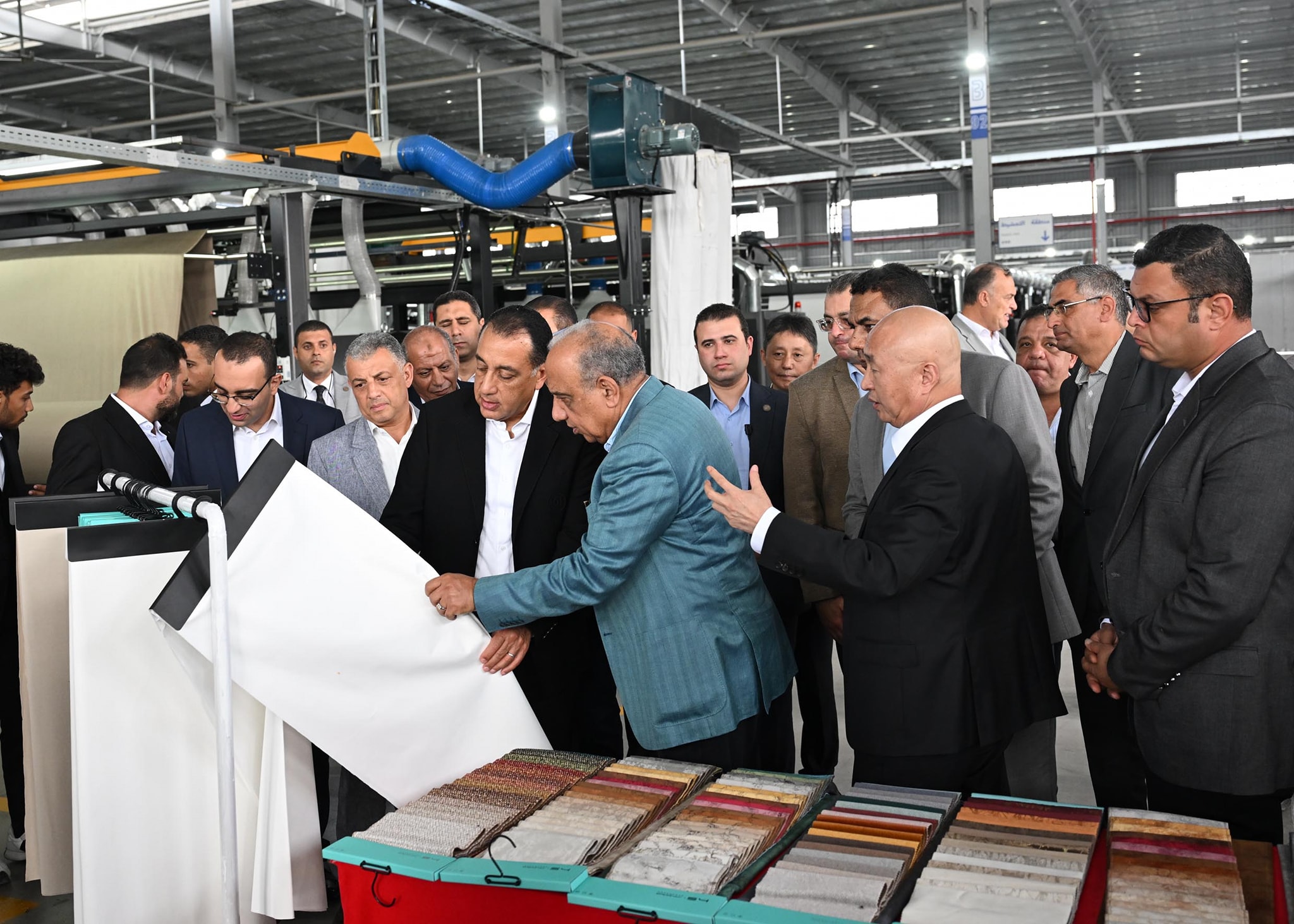 رئيس الوزراء يتفقد مصنع هنجشينج الصيني