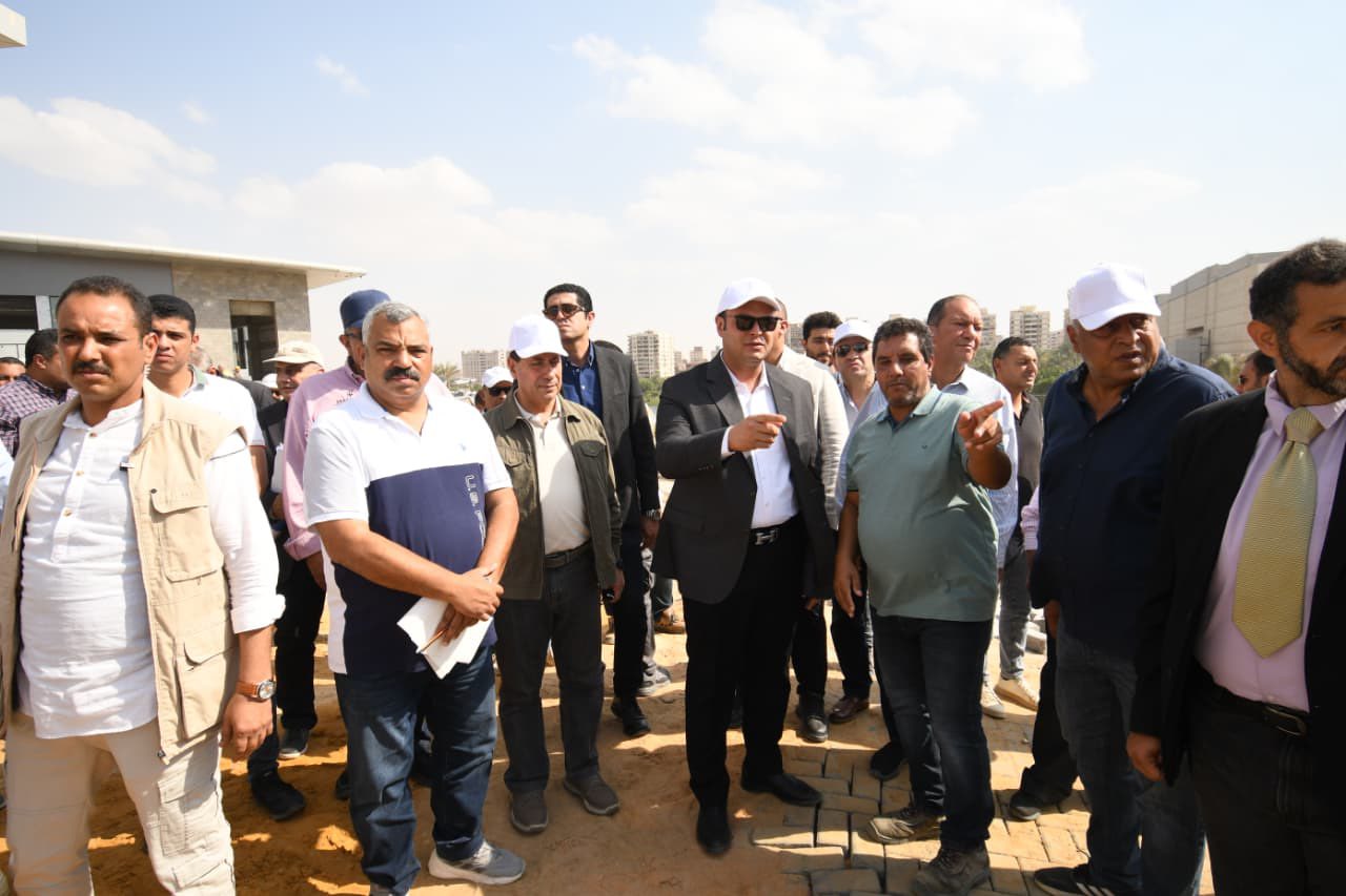 وزير الإسكان يتفقد مكونات مشروع حدائق تلال الفسطاط