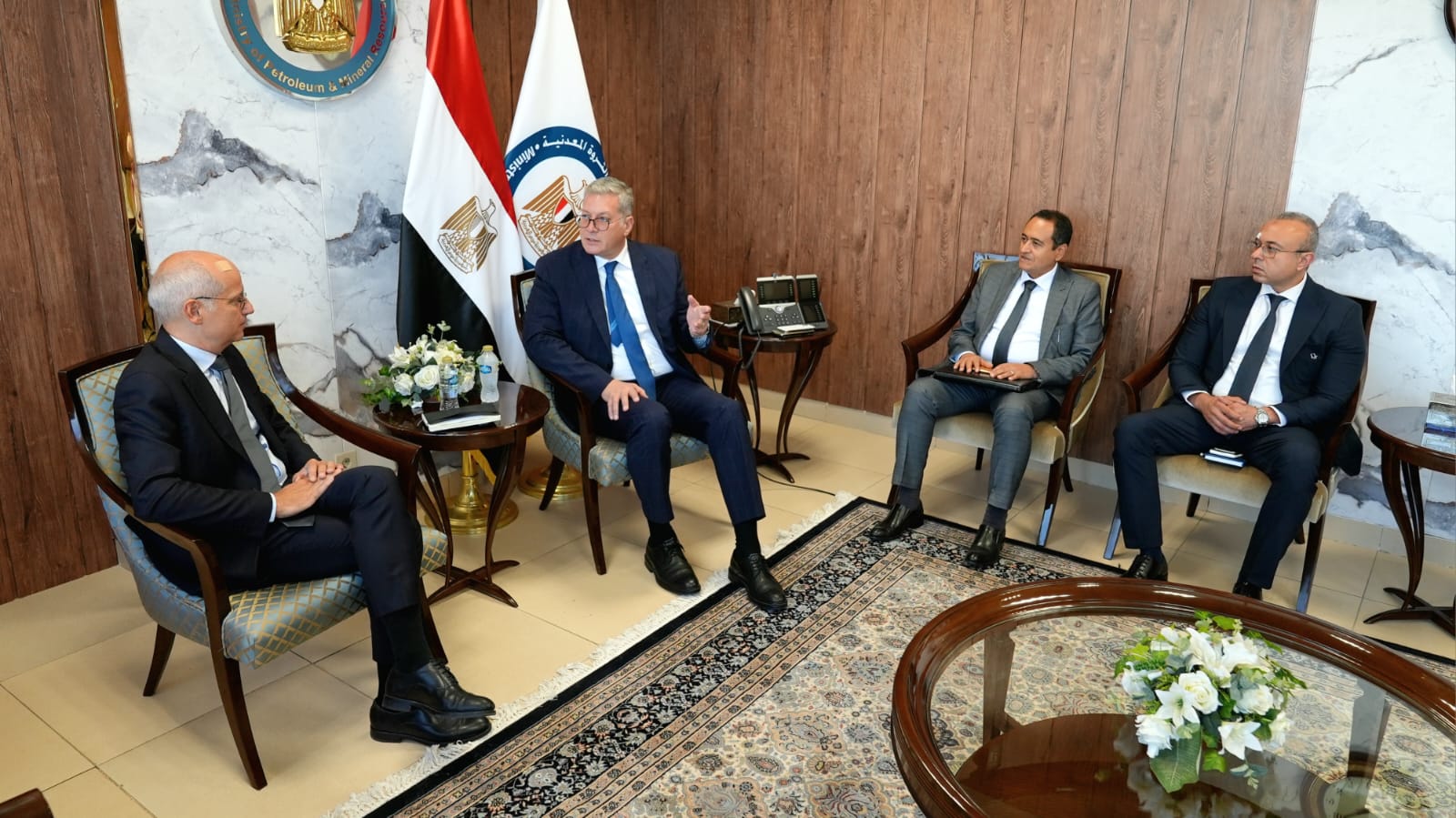 وزير البترول يجتمع مع توتال إنرجيز الفرنسية