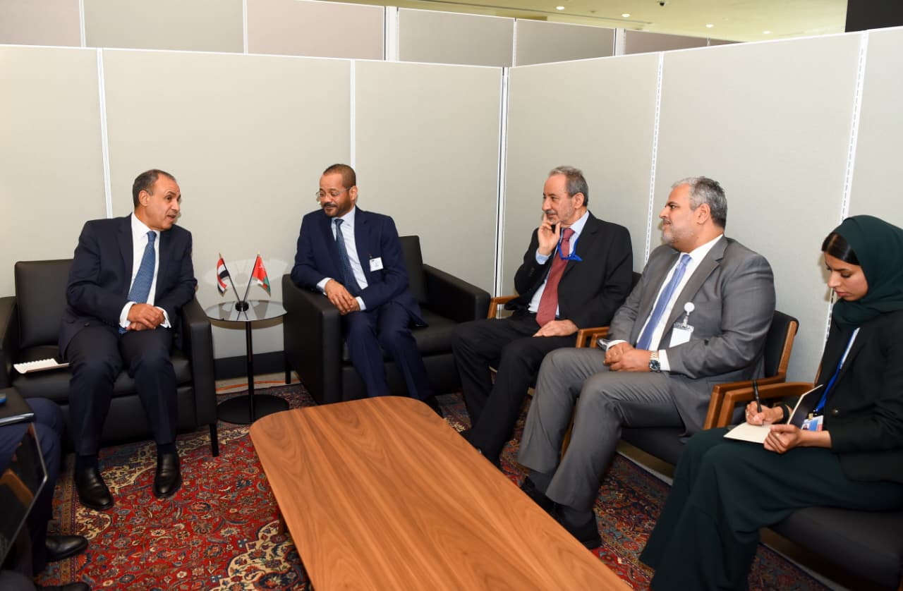 وزير الخارجية يلتقي نظيره العُماني
