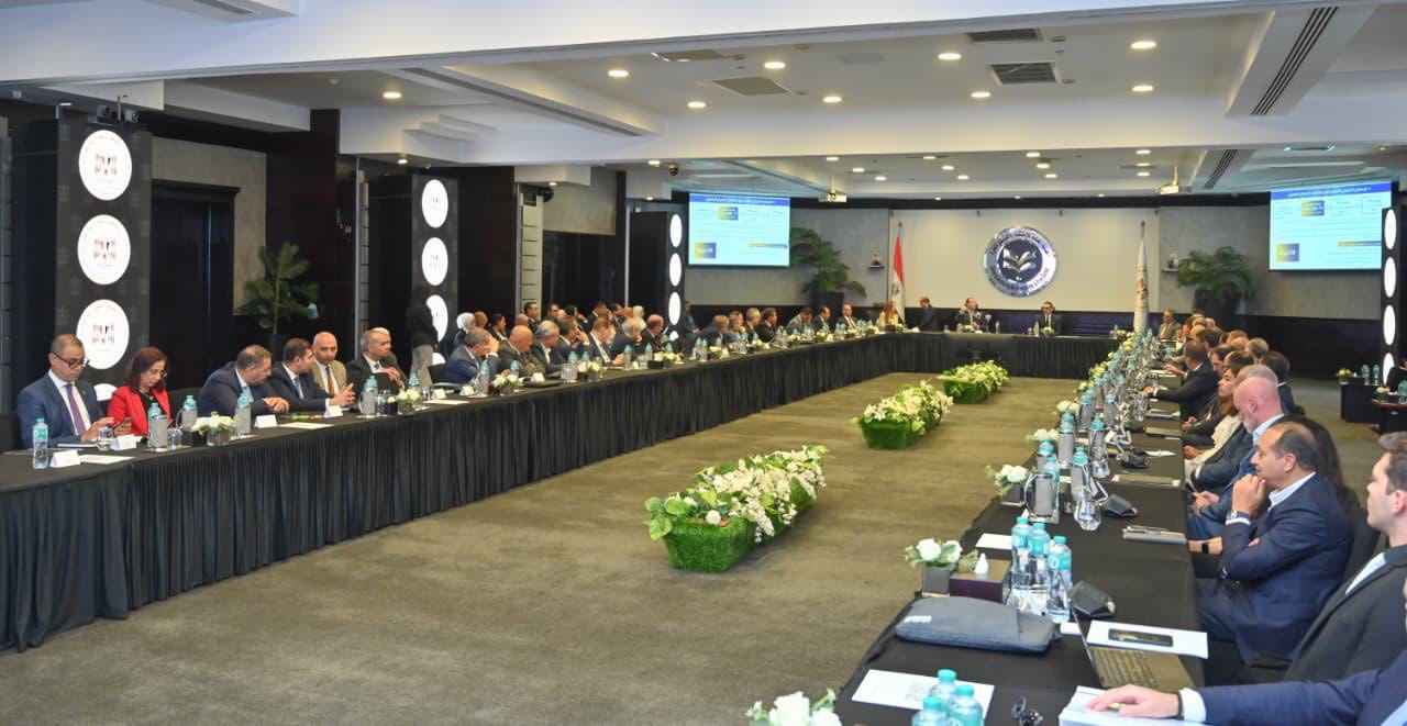 وزيرا الاستثمار والمالية يعقدان اجتماعًا تشاوريًا مع القطاع الخاص