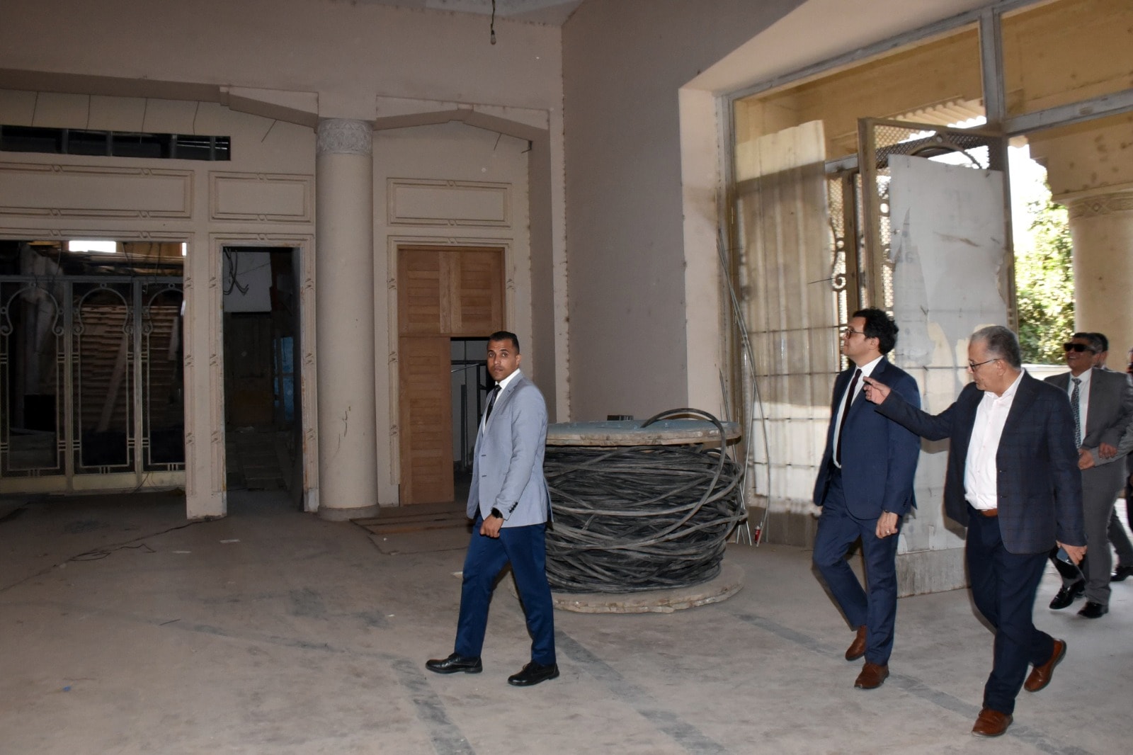 وزير الثقافة يتفقد عددًا من المواقع الثقافية بساحة دار الأوبرا المصرية