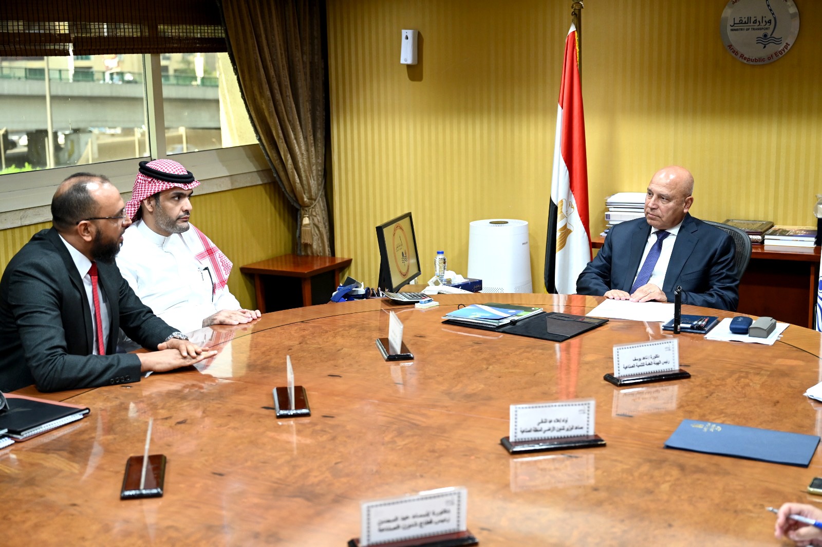الوزير يجتمع مع مجموعة كنان القابضة السعودية